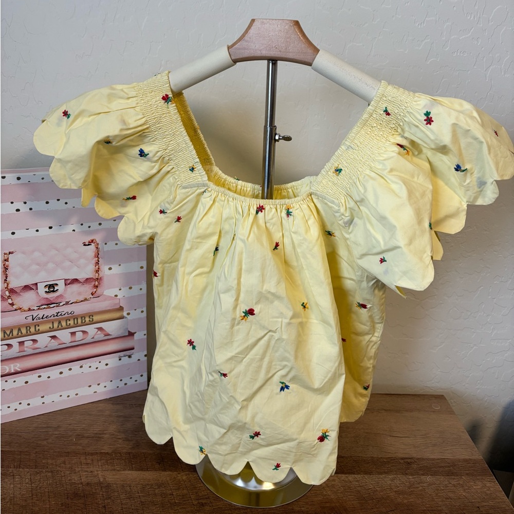 NWOT English Factory Yellow Scalloped Blouse with Floral Embroidery - Picture 2 of 5